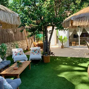 Maisonnette Avec Terrasse Et Jardin-parking Prive-9mn Des Plages A Pied Villa